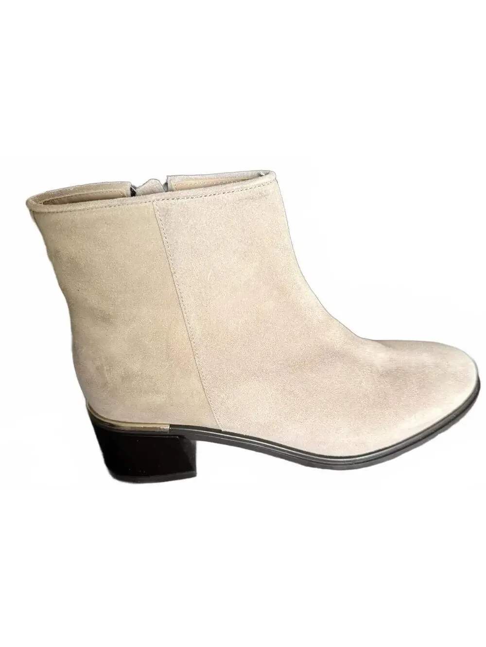 Boots Women’s Beige Suede Ankle Boots Made In Italy 7.5 Womens